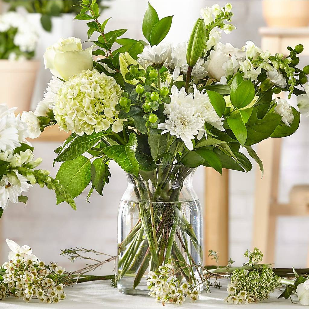 Classic Ivory – A Florist Original – TOWN CENTER FLORIST & GIFTS INC, Orlando FL